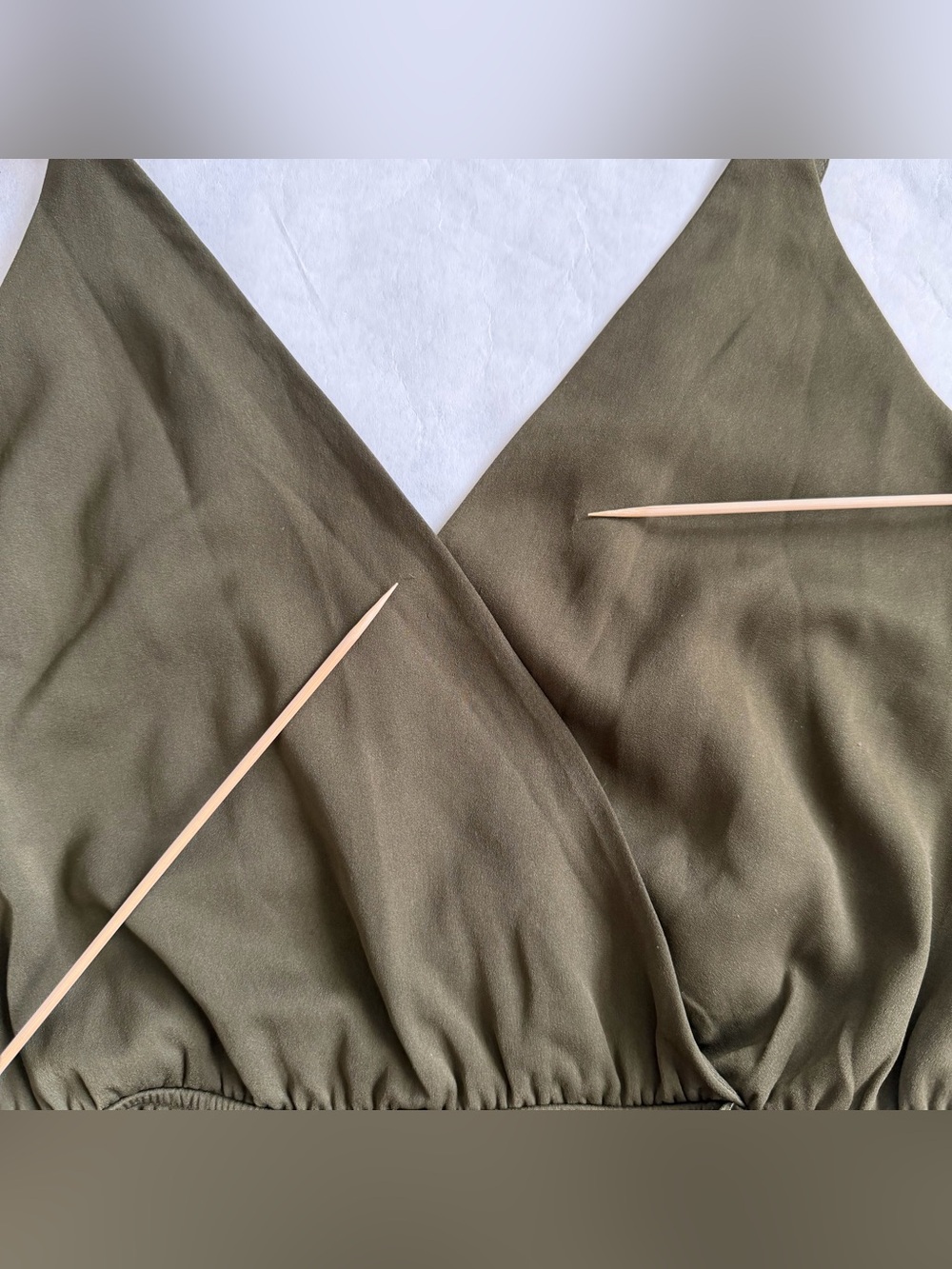 Tobi Olive Green Surplice Romper Shorts Medium Elastic Waist Lightweight Casual - Picture 14 of 15